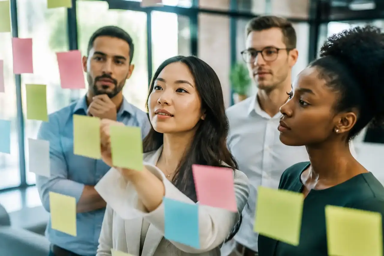 Brainstorming de stratégie d'entreprise et recherche d'angles de croissance